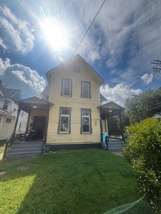 Building Photo - 1519-1525 CLARK AVE