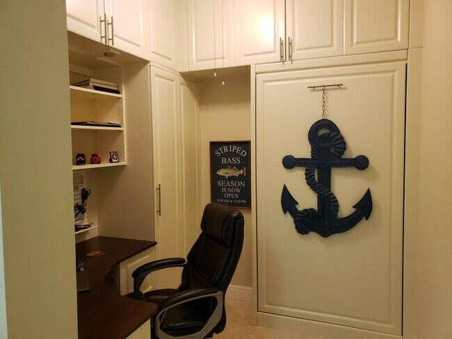 Building Photo - 14 Harbour Isle Dr W