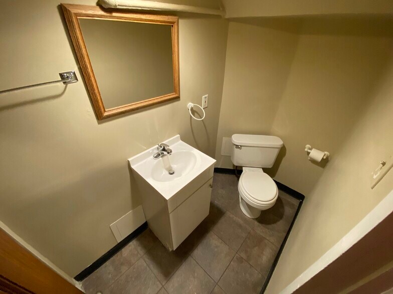 Building Photo - 1011 Fremont St