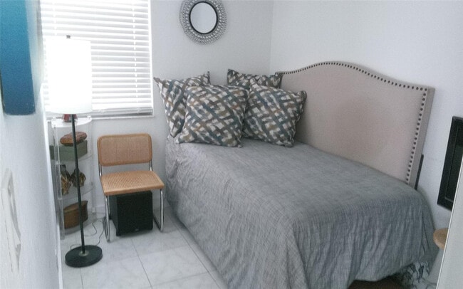 Building Photo - 307 Saxony Dr