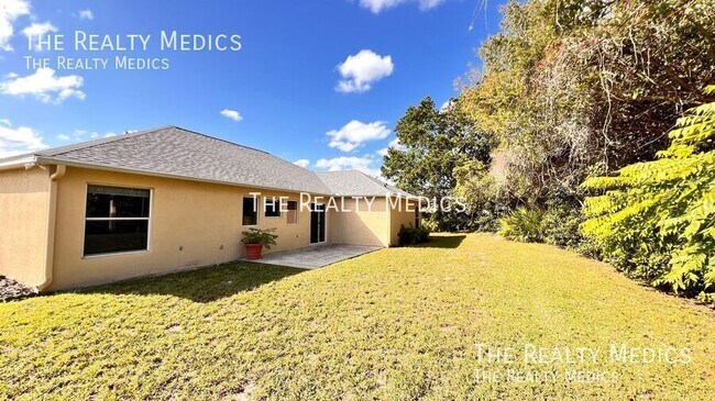 Building Photo - 1481 Woodfern St