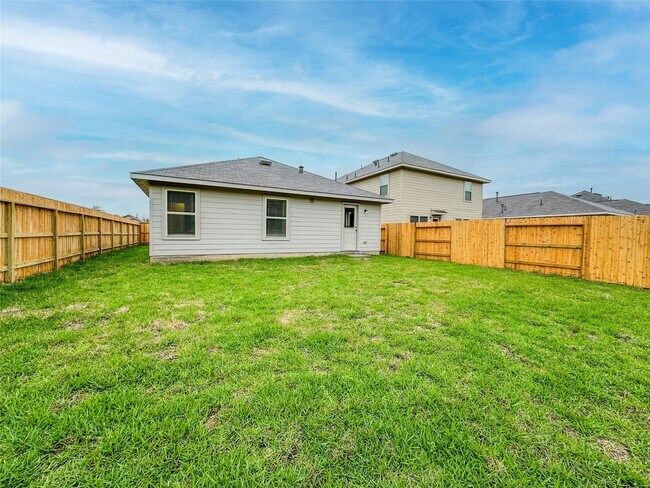 Building Photo - 1515 Las Cuevas Dr