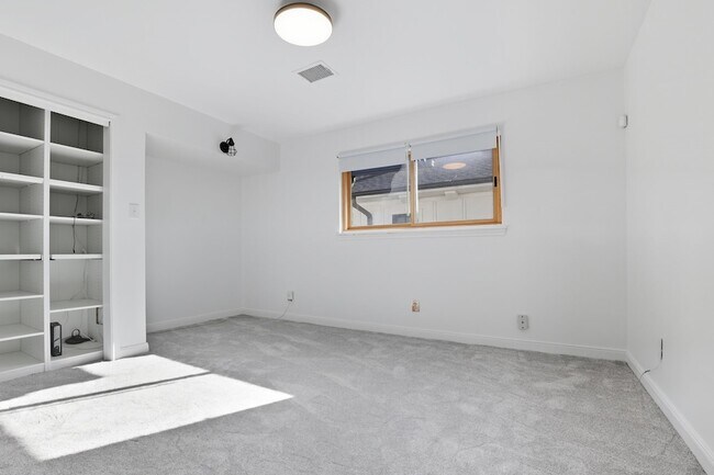 Building Photo - 6518 Kury Ln