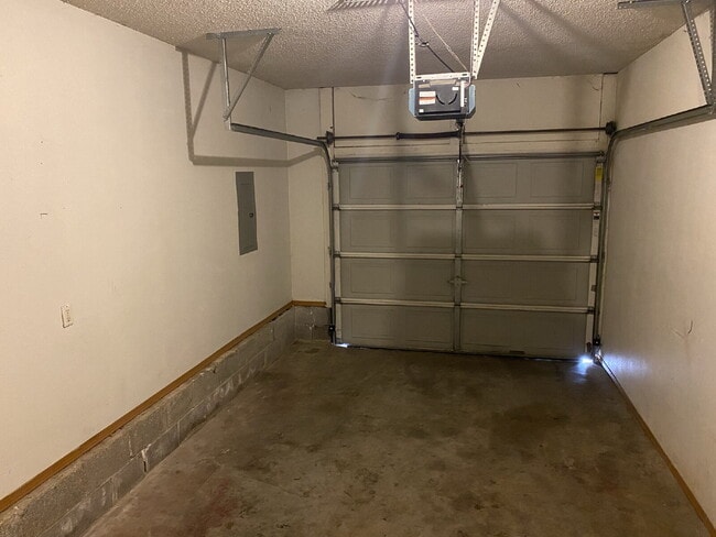 Building Photo - 3044 W Marigold Dr
