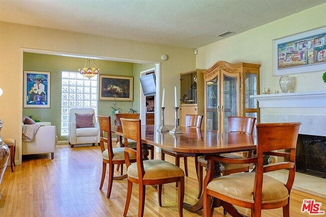 Building Photo - 4722 Ventura Canyon Ave