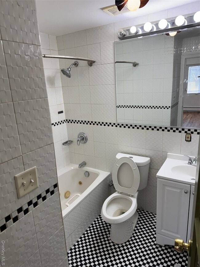 Building Photo - 103-14 169th St