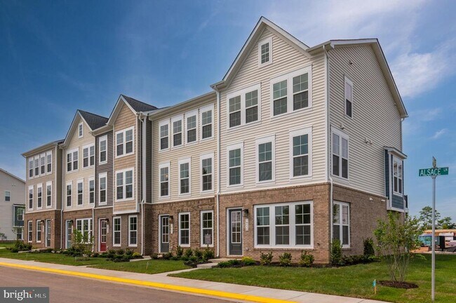 Building Photo - 14534 Alsace Ln