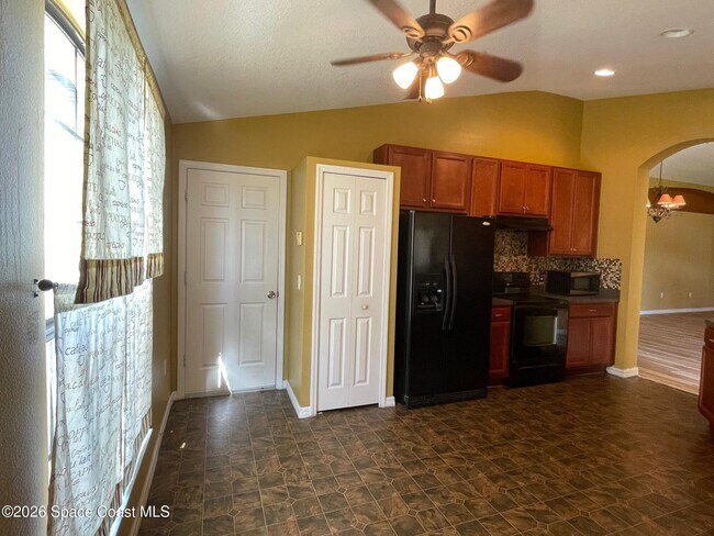 Building Photo - 1897 Gould Ave SW