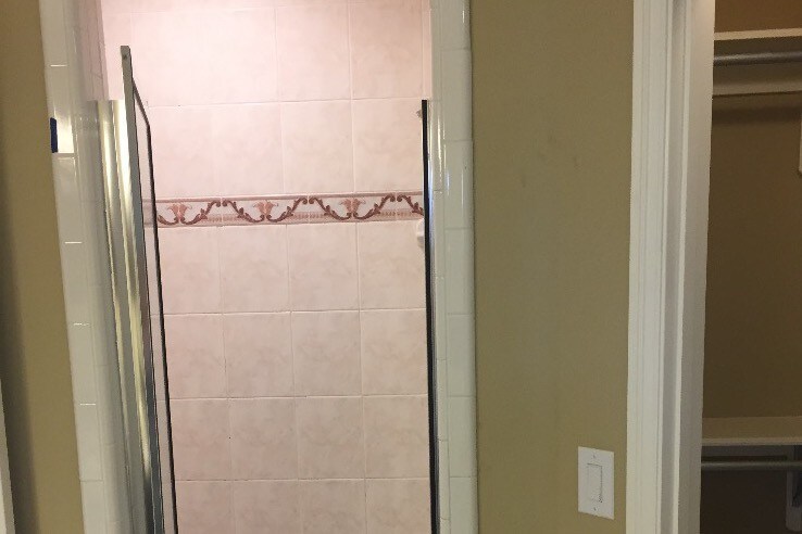 Fully tiled Walk in shower with sitting area!! - 10212 N 12th St