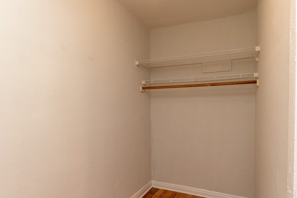 Building Photo - 457 W Melrose St