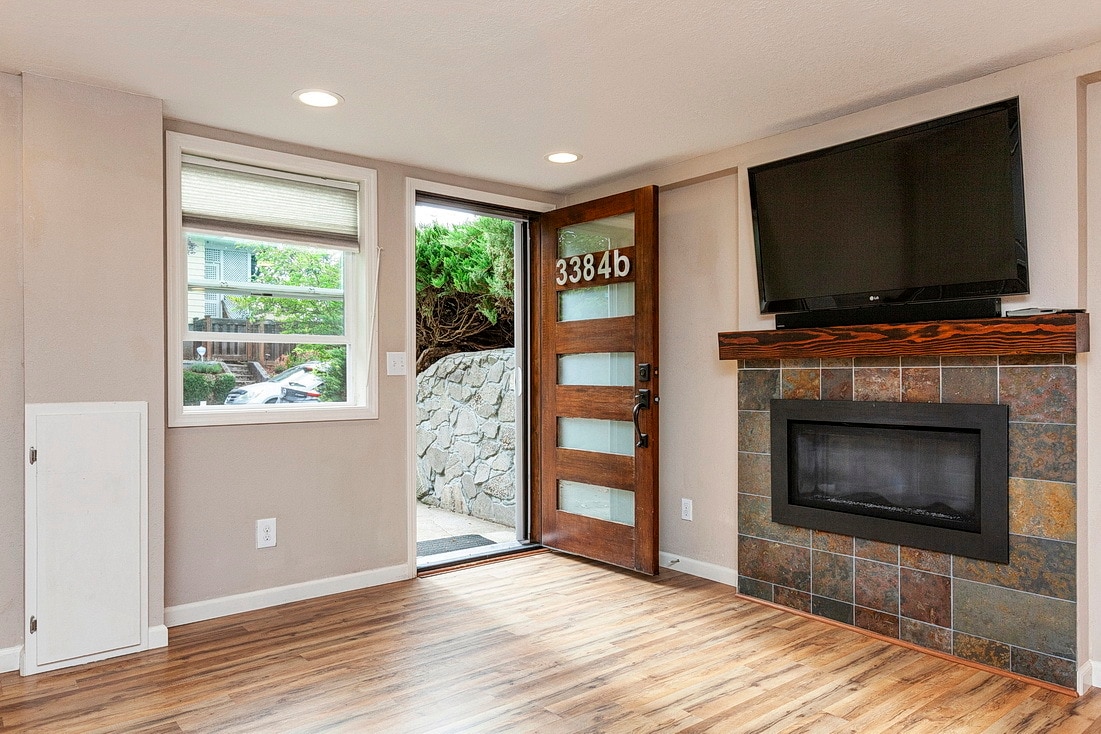 Building Photo - 3384 SE Gladstone St