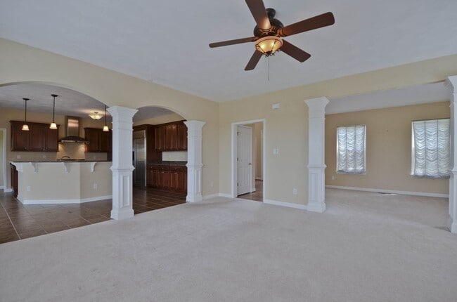 Building Photo - Discover your dream home in Virginia Beach!