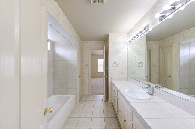 Building Photo - 1502 Ashbury Park Ln