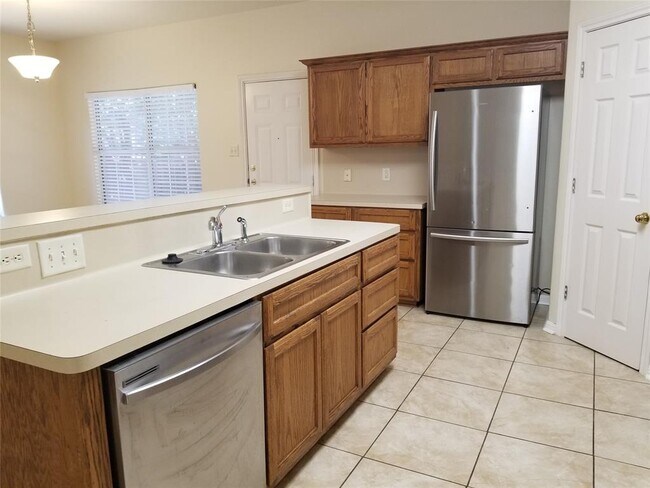 Building Photo - 2928 Thrushwood Dr
