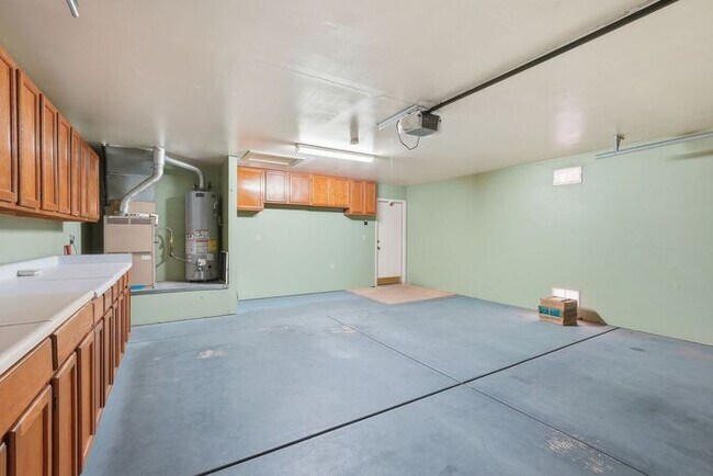 Building Photo - 8063 S New Abbey Dr