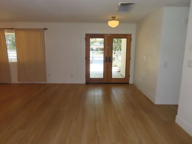 Building Photo - 29710 Vallejo Ave
