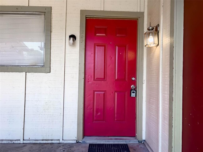 Building Photo - 8907 Parkfield Dr
