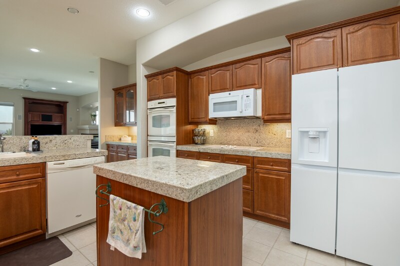 Building Photo - 543 S Elk River Ct