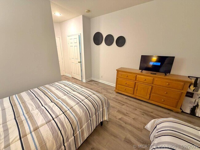 Building Photo - 8000 Carnoustie Pl