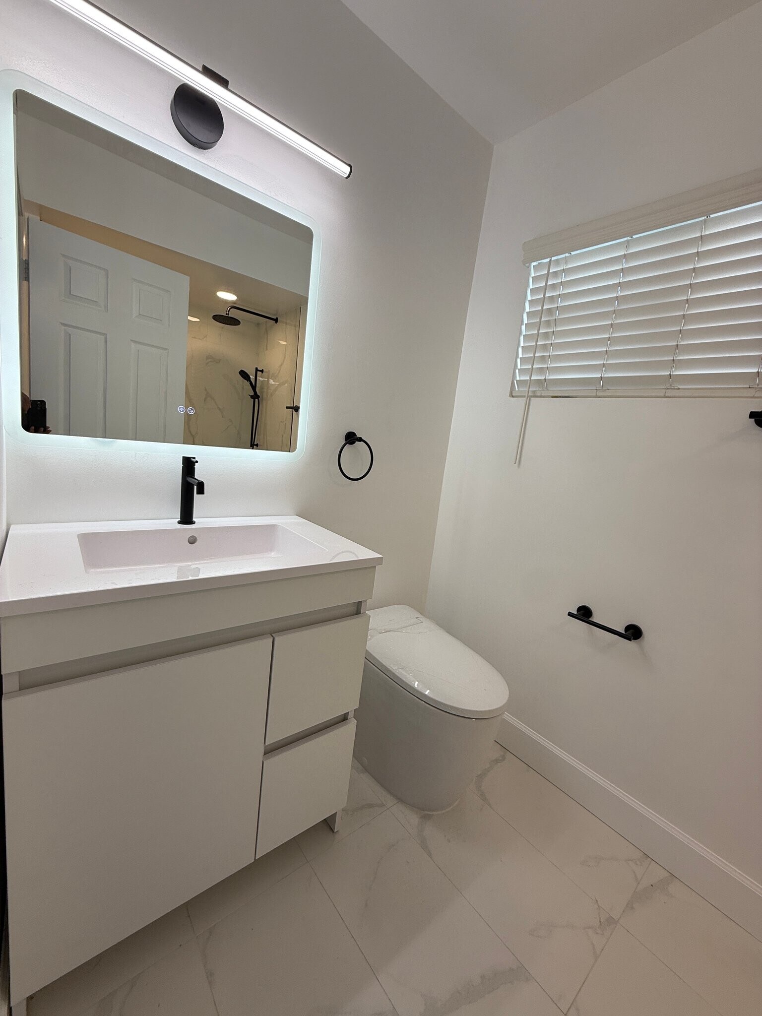 Building Photo - 20029 Ingomar St