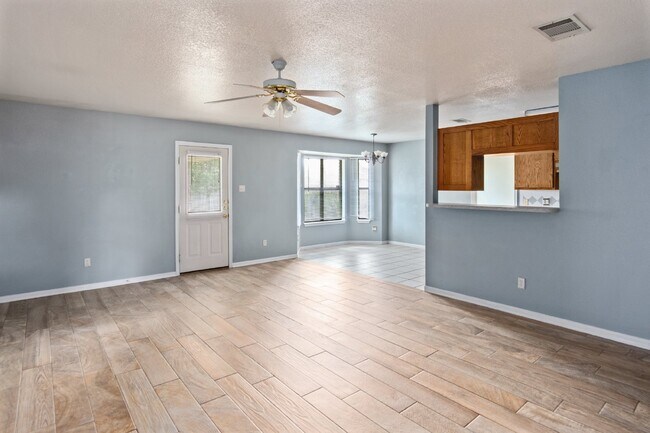Building Photo - 4501 Embers Dr