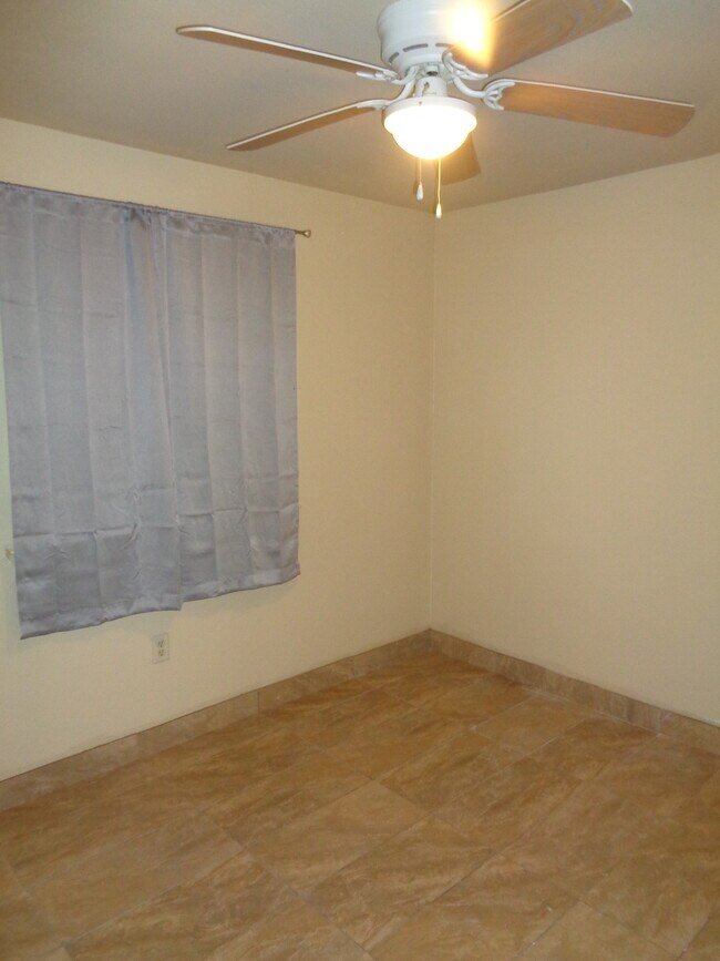 Building Photo - 946 Jennifer Jean Dr