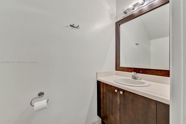 Building Photo - 3897 Tree Top Dr