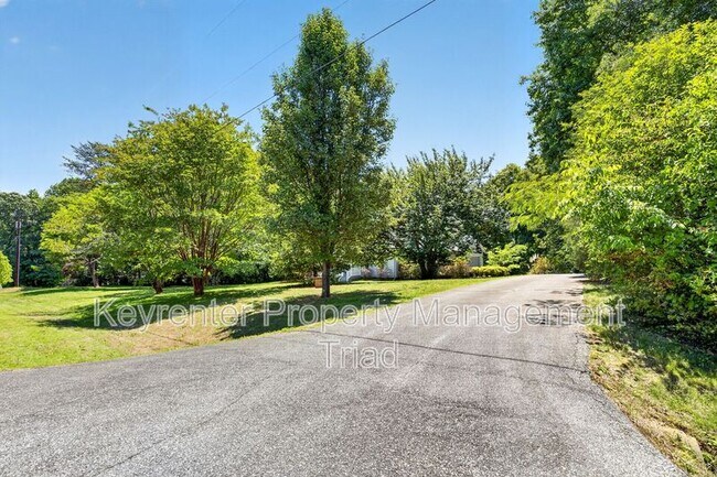Building Photo - 407 Grenham Rd