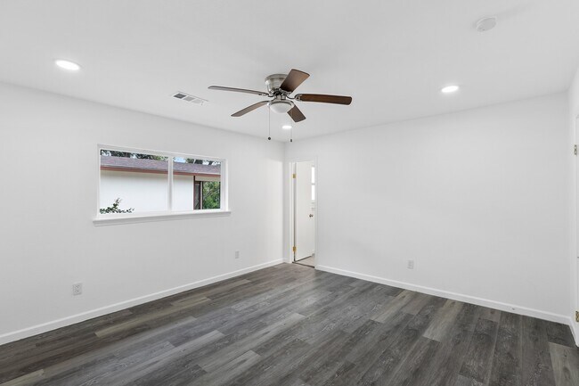 Building Photo - 12523 Province Point Dr