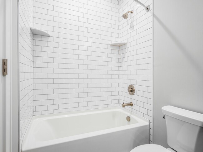 Building Photo - 928 Pullman Plz