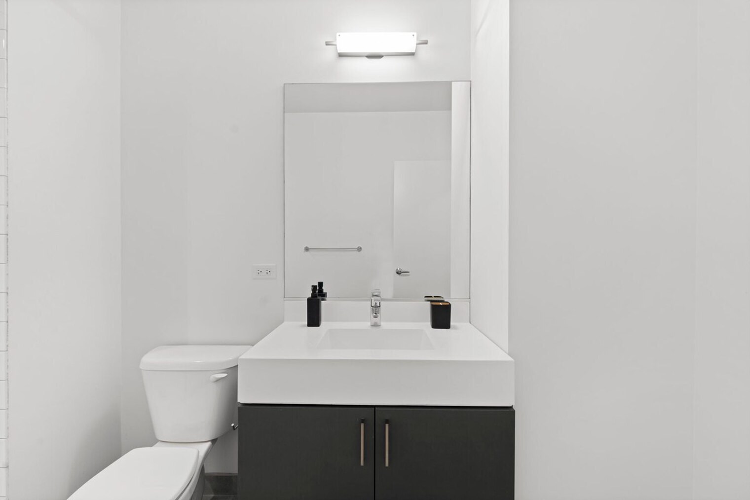 Building Photo - 720 S Wells St