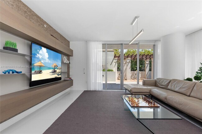 Building Photo - 300 Sunny Isles Blvd