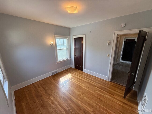 Building Photo - 333 Colvin Ave
