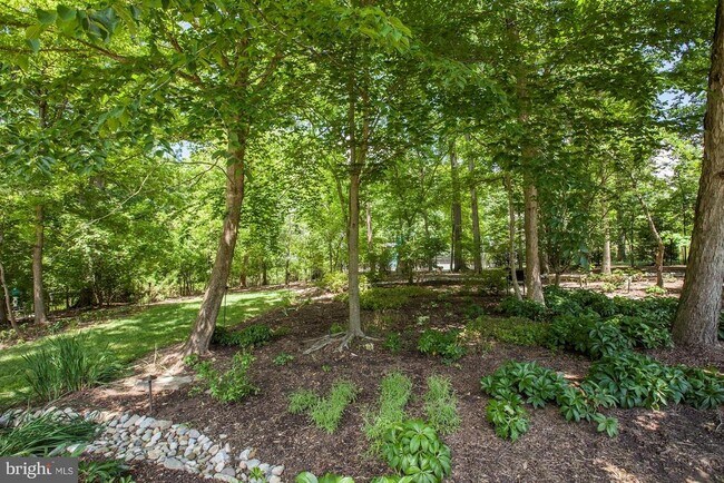 Building Photo - 9909 Avenel Farm Dr