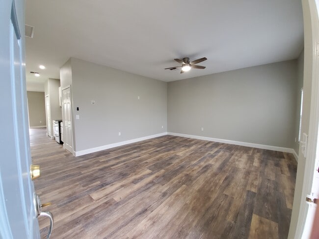 Building Photo - 801 Jade Forest Ave