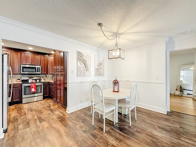 Building Photo - Gorgeous 3 bedroom Corner Unit with Lake view in Coconut Creek