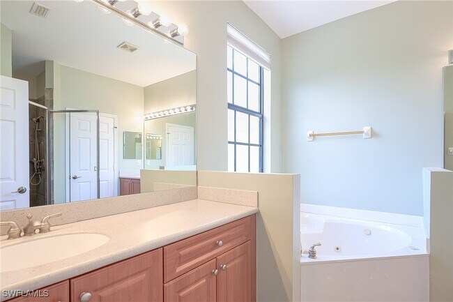Building Photo - 15056 Summit Pl Cir