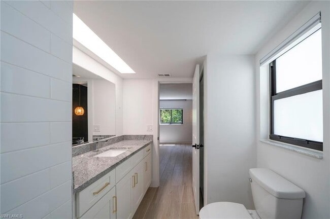 Building Photo - 17456 Silver Fox Dr