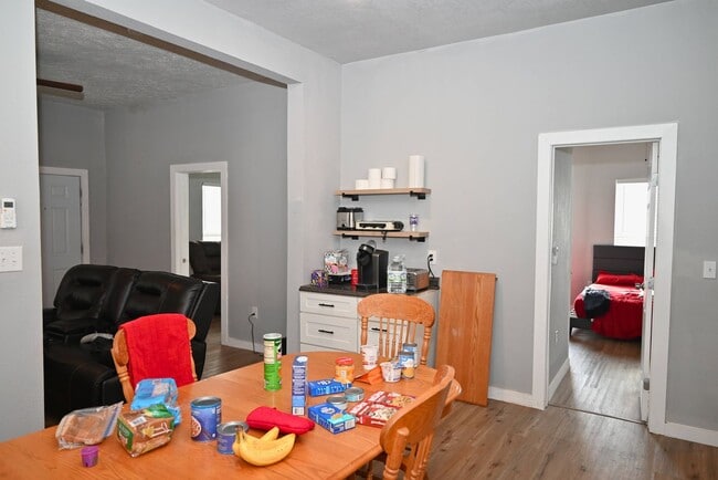 Building Photo - 1908 10th St