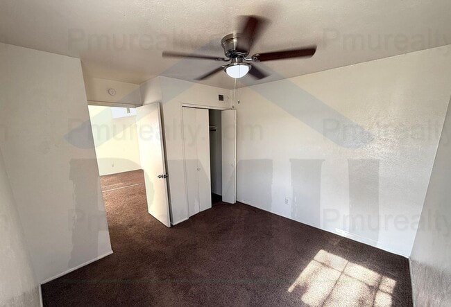 Building Photo - AVAILABLE NOW!!! Half Duplex 2 bed 1 bath in Dallas