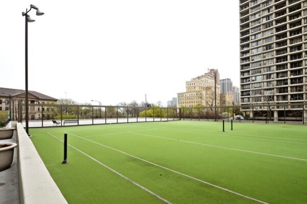 Building Photo - 2020 N Lincoln Park W