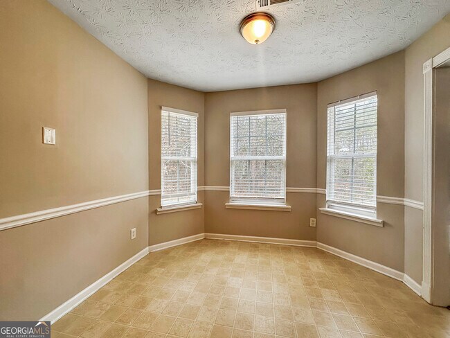 Building Photo - 1395 Stephens Pond View