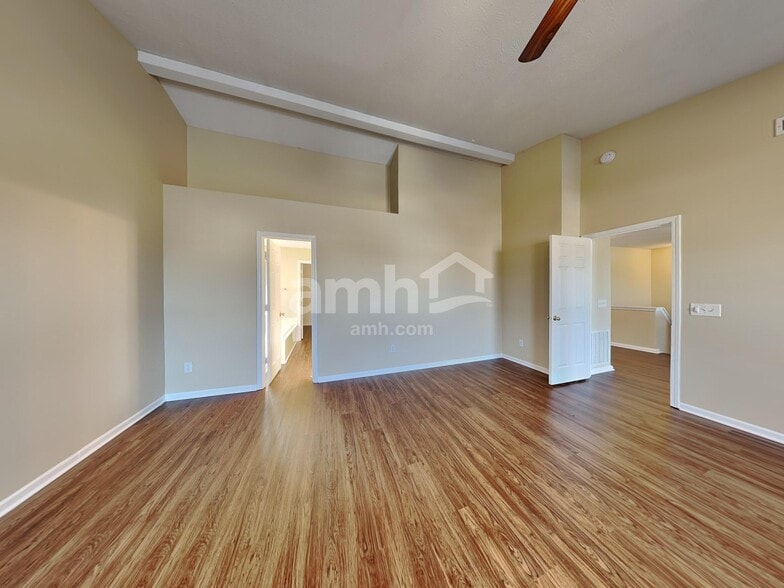 Building Photo - 11141 Hylas Dr