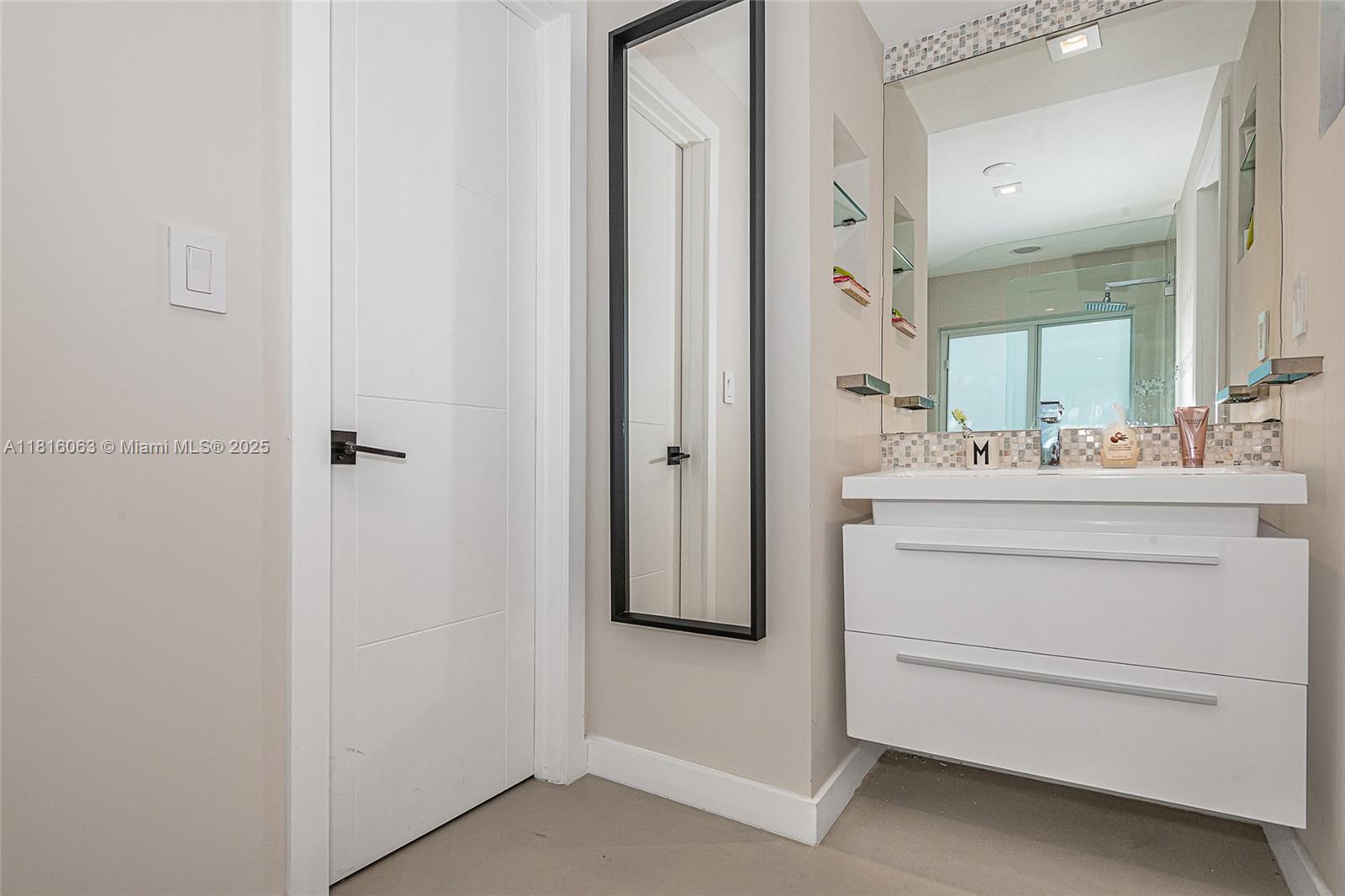 Building Photo - 375 Harbor Ct