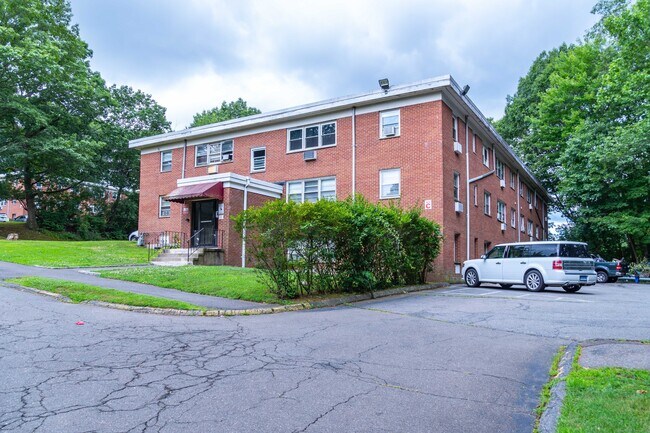 Building Photo - 304 Pine Rock Ave