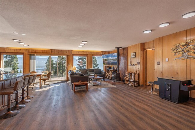 Building Photo - Fully Furnished 2 bed, 2 bath Ski Lease