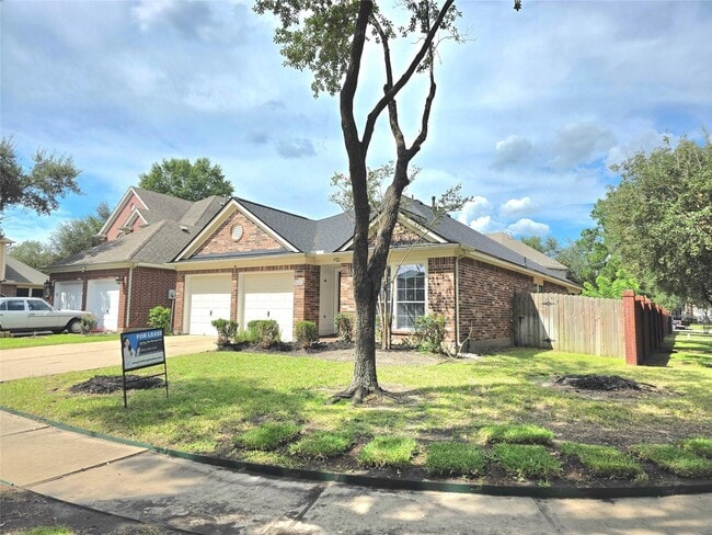 Building Photo - 17602 Haywood Oaks Dr