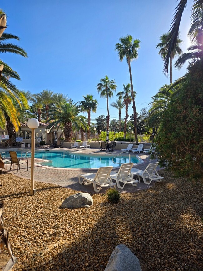 Building Photo - 6480 Annie Oakley Dr