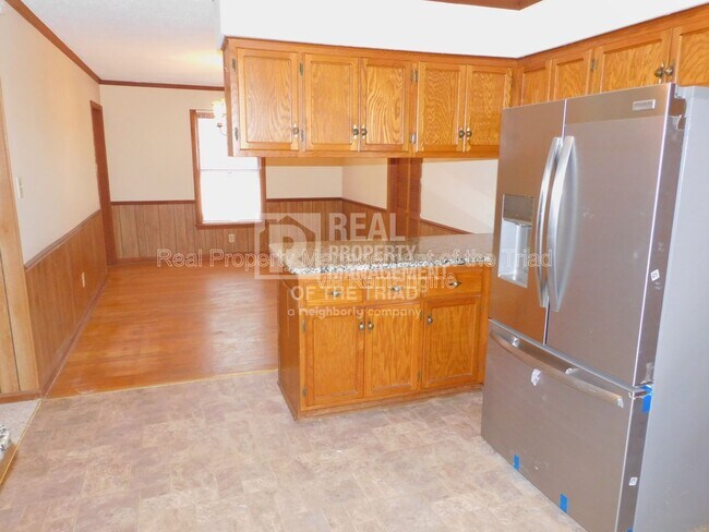 Building Photo - 8521 Richardsonwood Rd