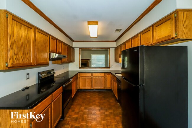 Building Photo - 8861 Fairway Gardens Dr